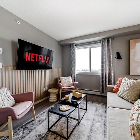 Peaceful Oasis Condo, Ac, Top Floor, Secure Ug Parking, Balcony, King Bed! Έντμοντον Εξωτερικό φωτογραφία